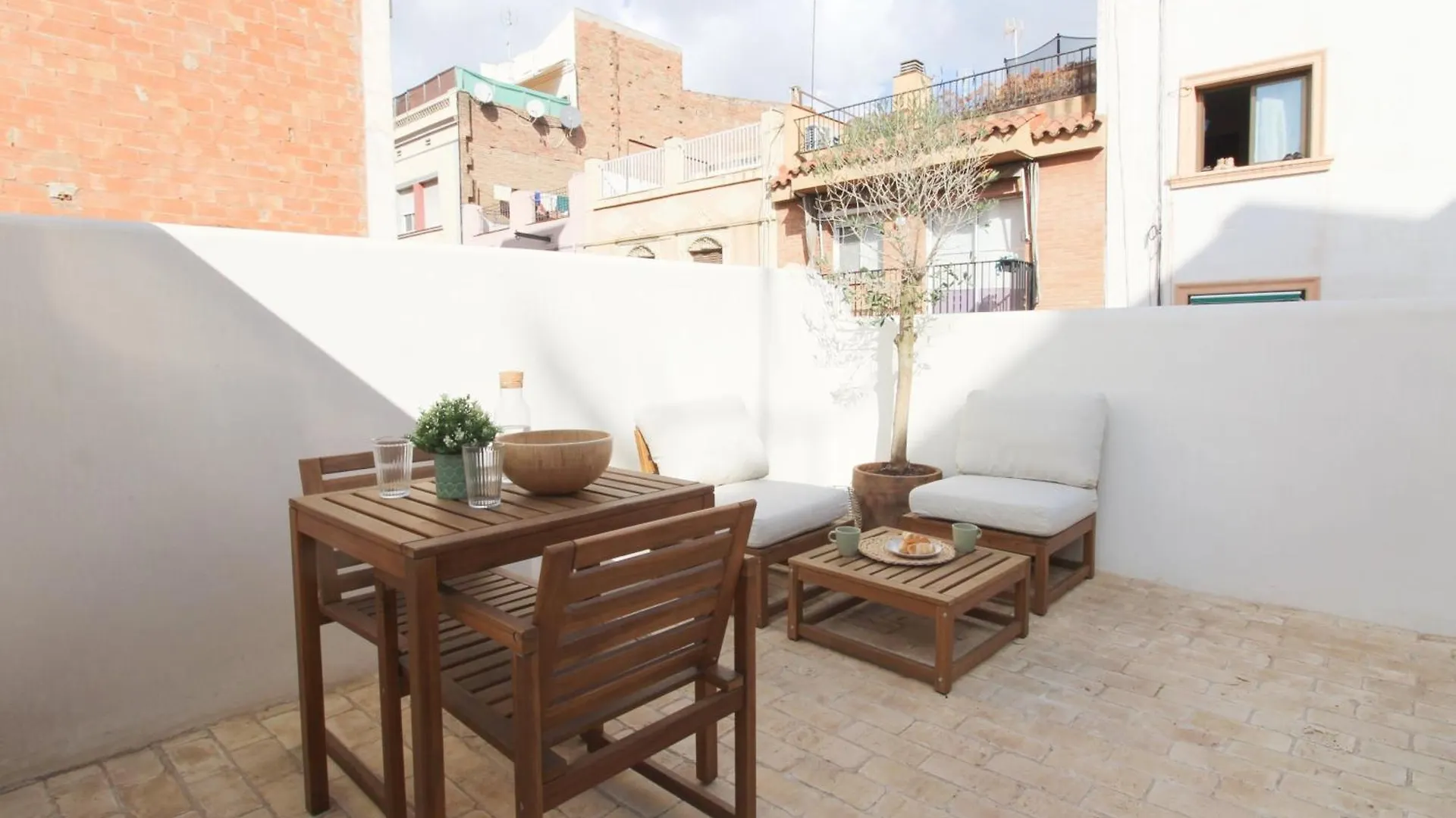 El Niu Apartamentos Con Terraza Camp Nou L'Hospitalet de Llobregat 0*,  Spain