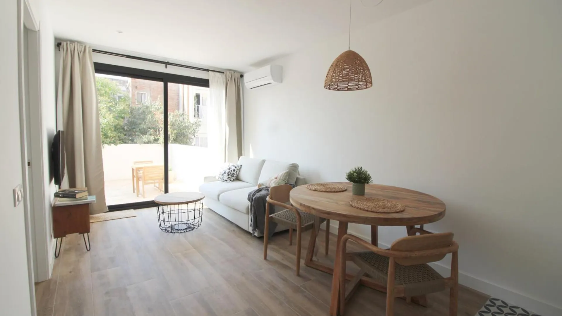Apartment El Niu Apartamentos Con Terraza Camp Nou L'Hospitalet de Llobregat Spain