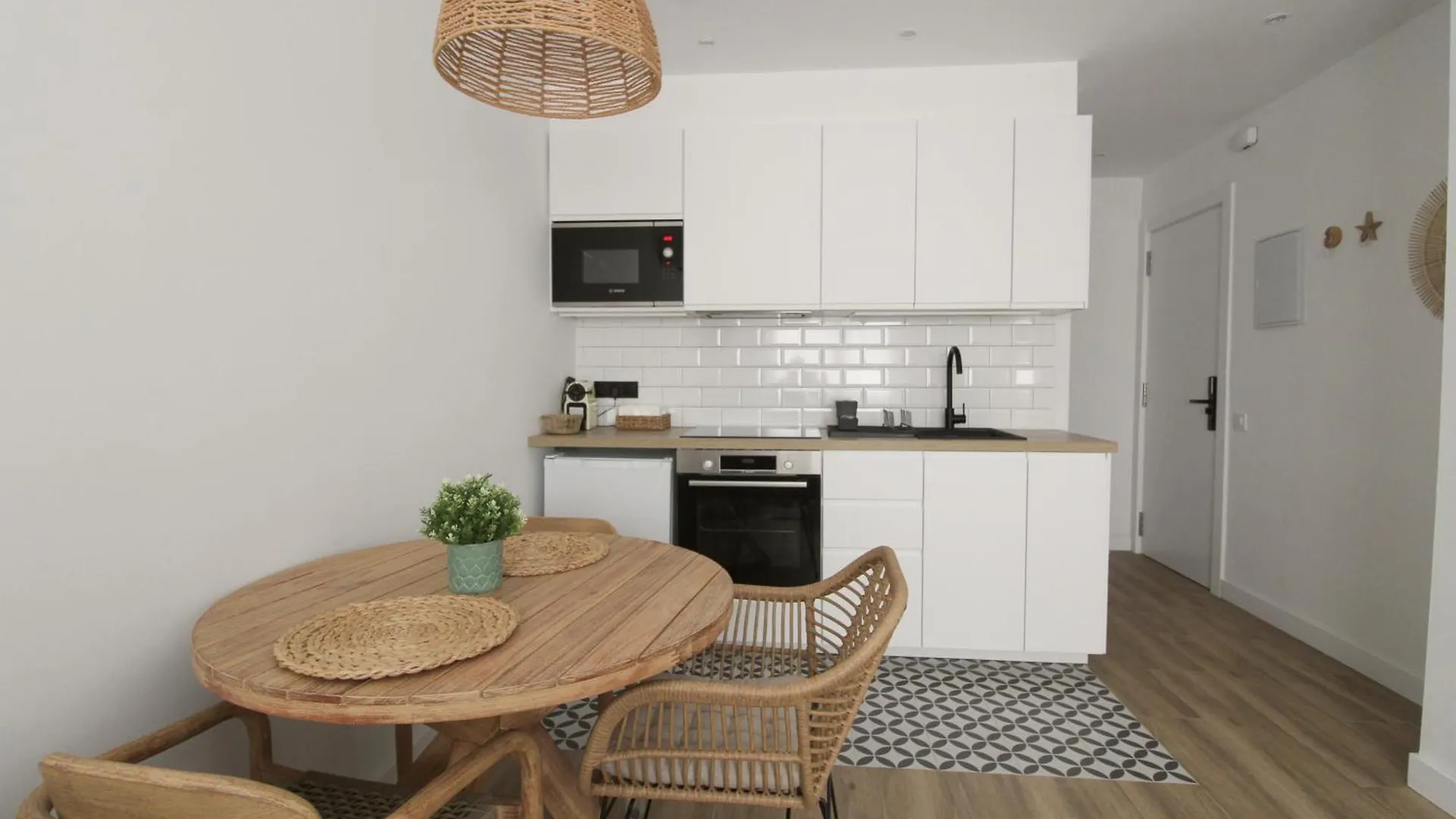 El Niu Apartamentos Con Terraza Camp Nou L'Hospitalet de Llobregat Spain