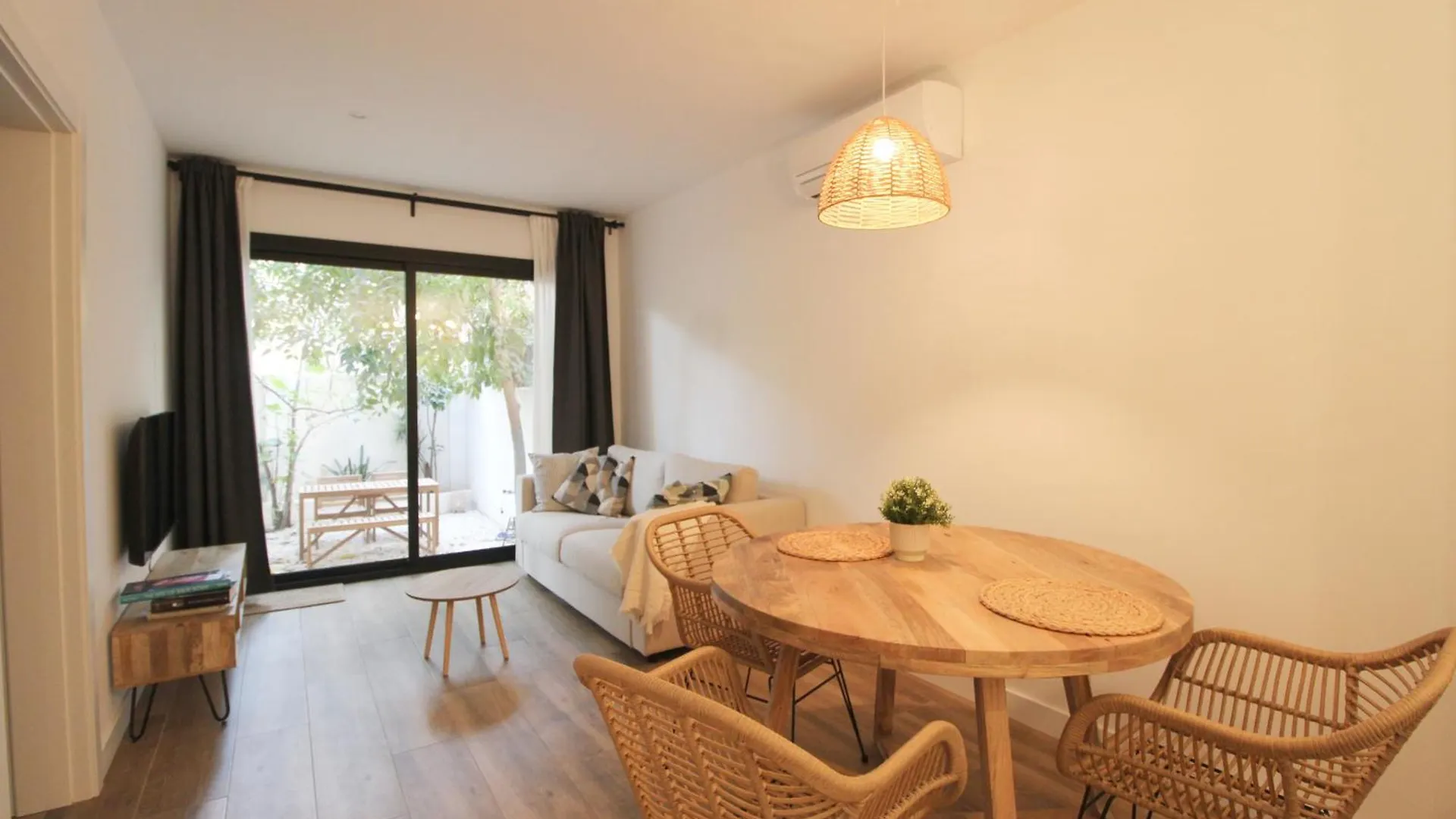 El Niu Apartamentos Con Terraza Camp Nou L'Hospitalet de Llobregat Apartment